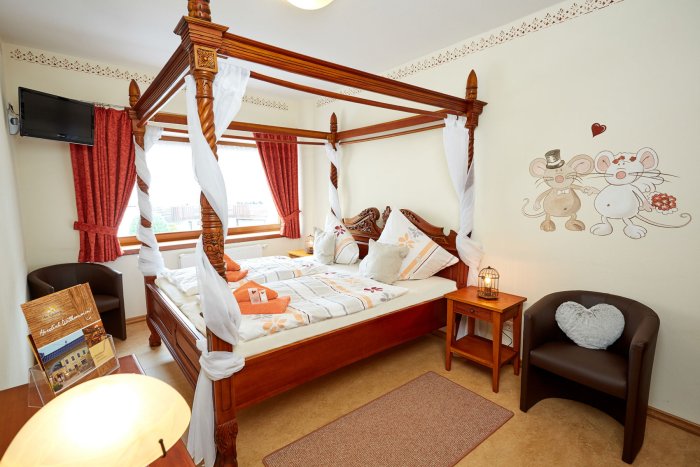 Zimmeransicht Romantik Familienzimmer, Hotel Am Eifelsteig, Neroth