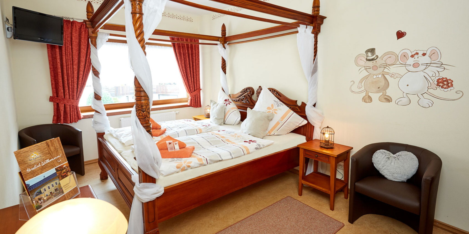 Zimmeransicht Romantik Familienzimmer, Hotel Am Eifelsteig, Neroth